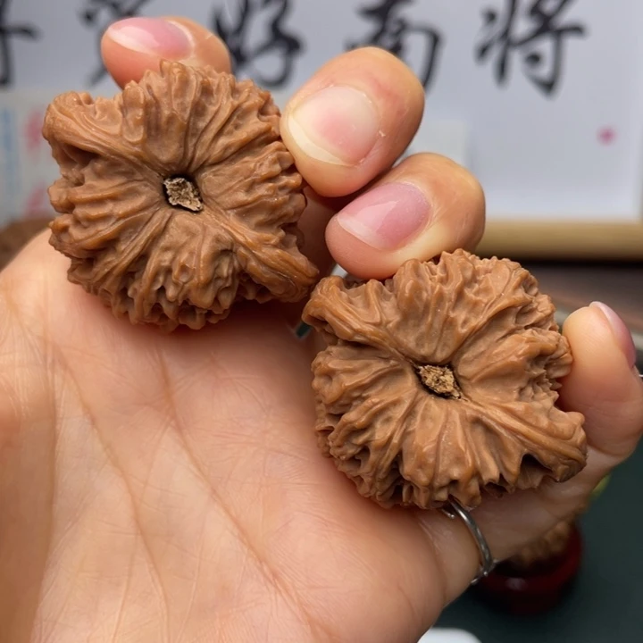 文玩核桃吊坠霍*41尺拉丝凹底天使280