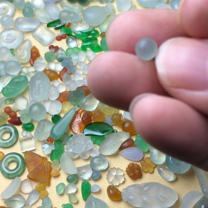 定制翡翠未镶嵌挂件