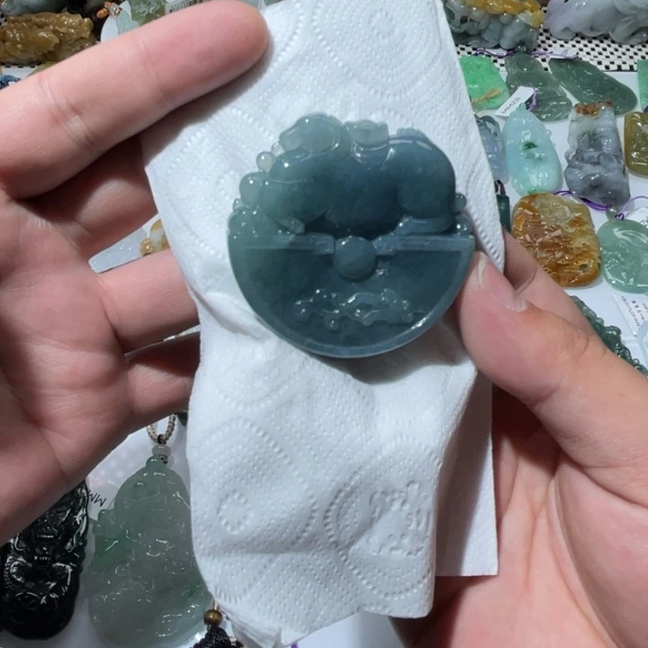 翡翠颈饰未镶嵌天然