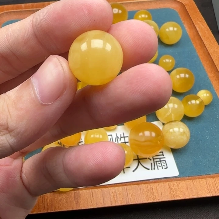 未镶嵌蜜蜡裸石天然370