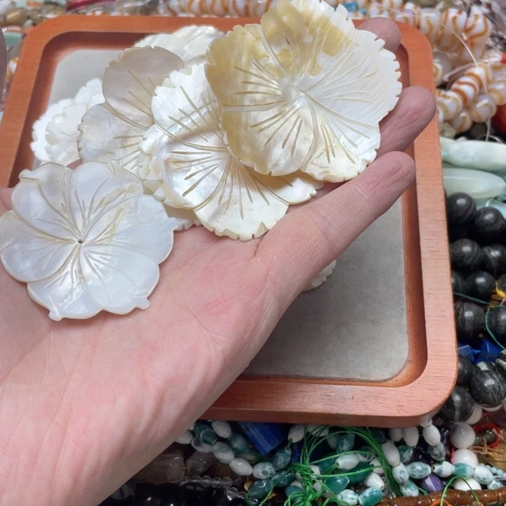 玛瑙/玉髓合金珠宝半成品3个贝壳花花