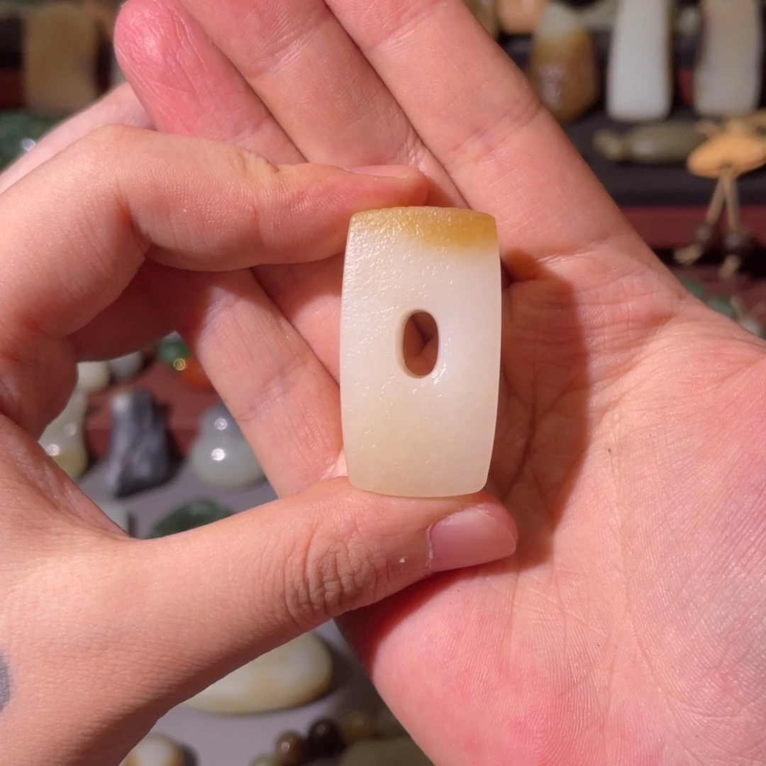 张***喜和田玉未镶嵌颈饰