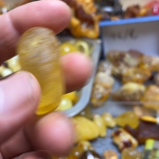 未镶嵌蜜蜡手串吊坠