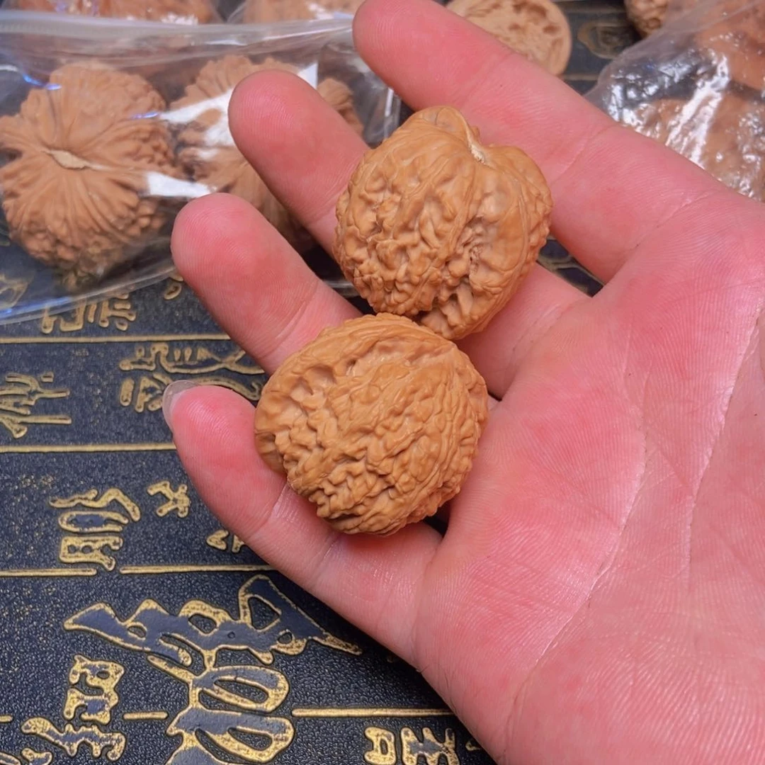 文玩核桃把件又****?白狮子