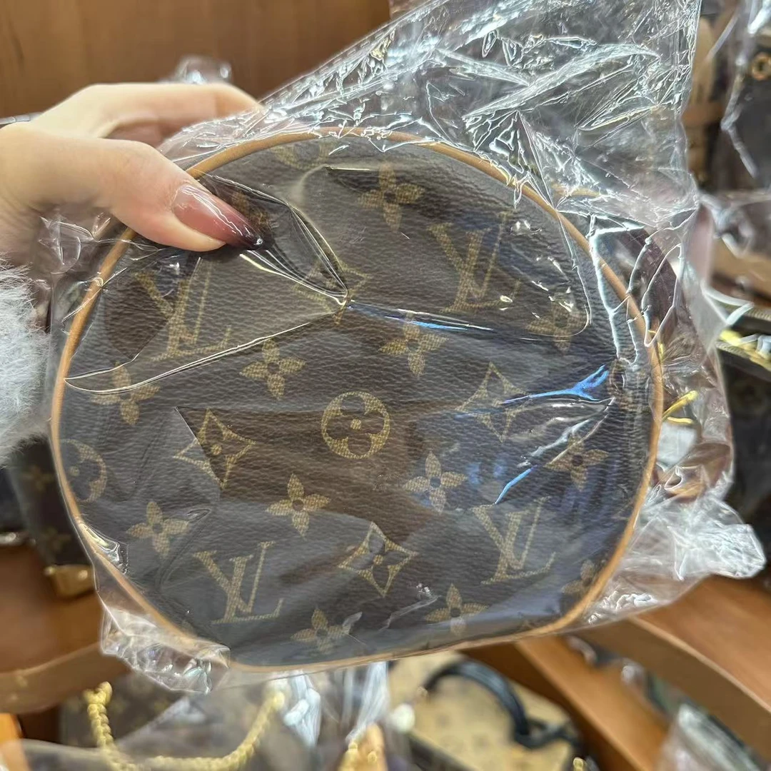 95新 LouisVuitton/路易威登 -8  874  mg  /二奢包包