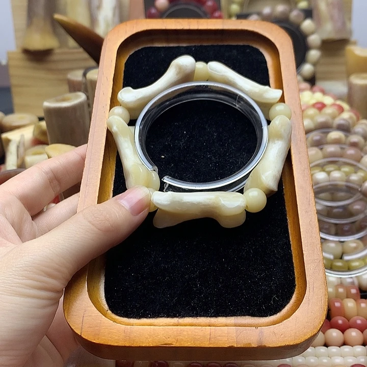其他三花老料趾骨手串