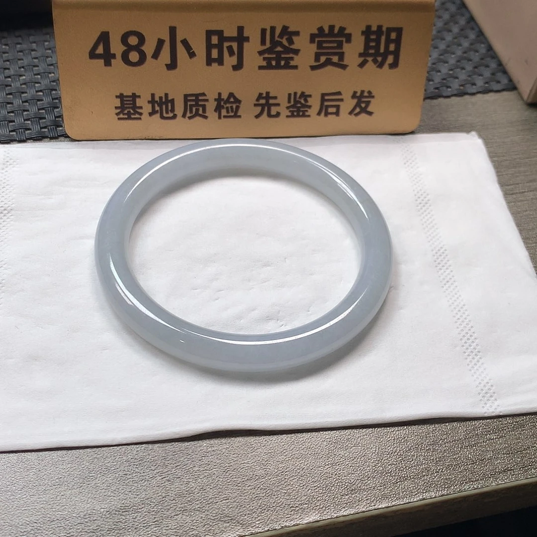 颈饰未镶嵌翡翠56.7圆条 微色线纹