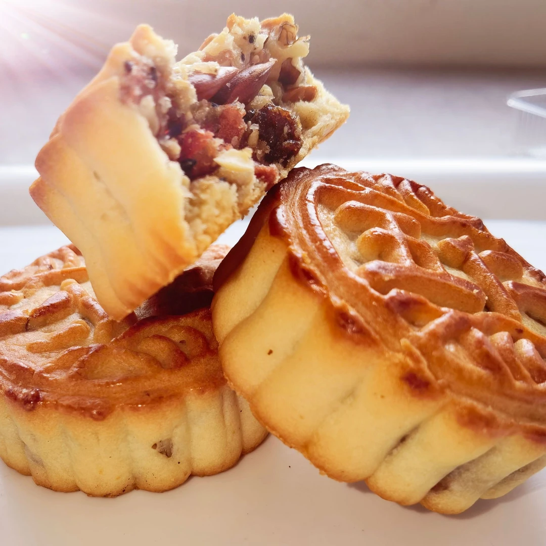 精品坚果五仁月饼 皮薄馅多