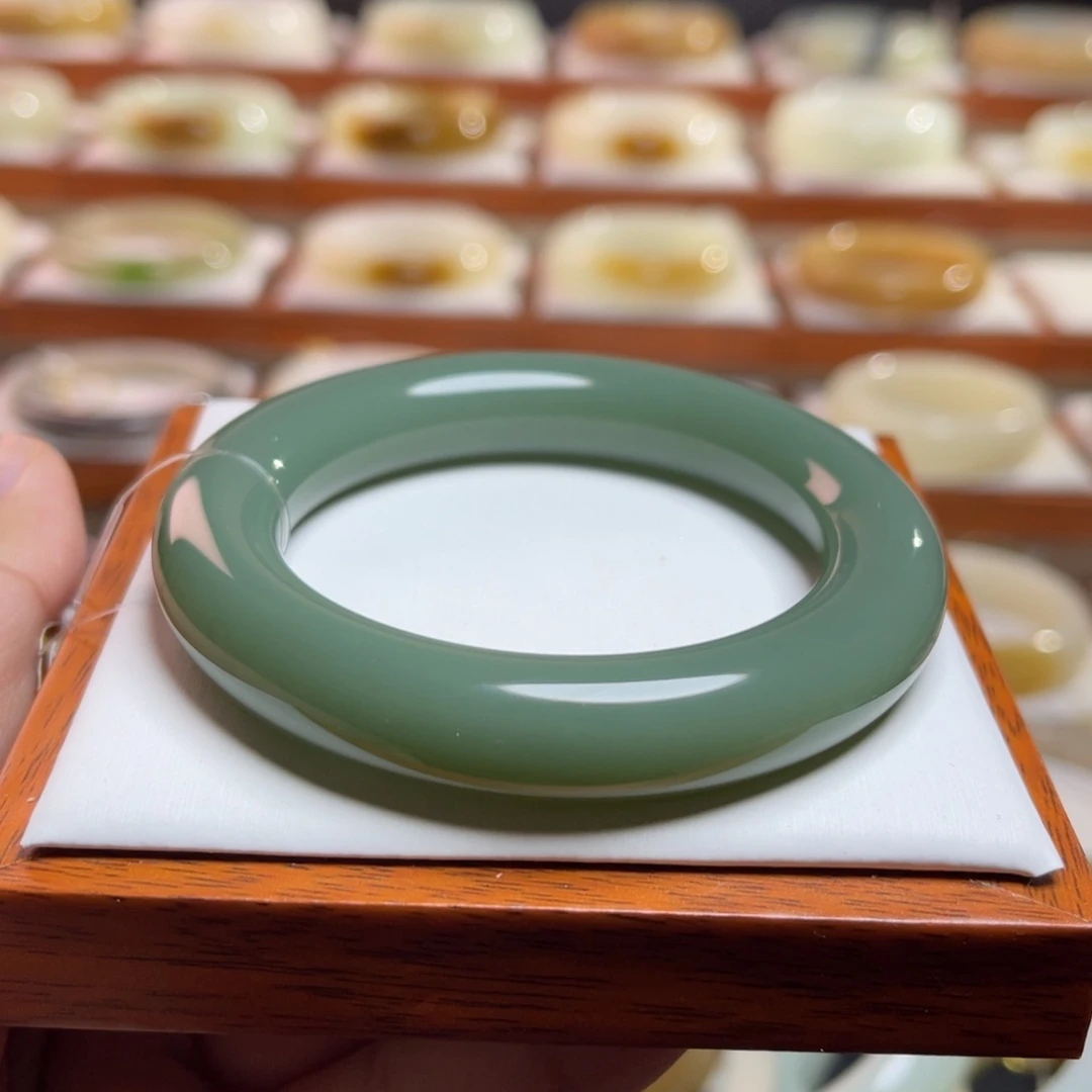 【闪购商品】和田玉手镯未镶嵌無*