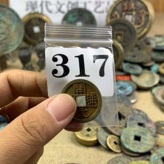 骗***爷铜现代文创工艺品