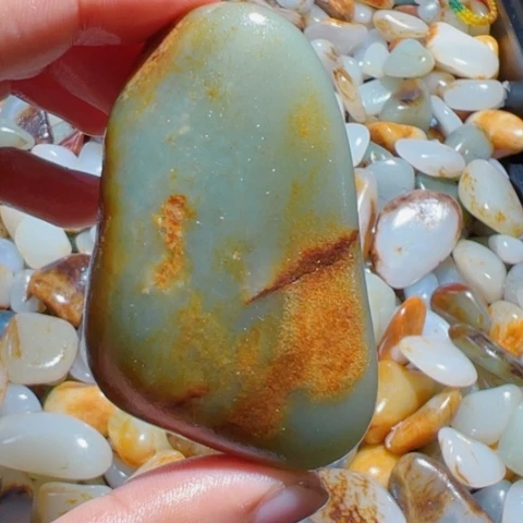 和田玉未镶嵌珠宝奇石90克