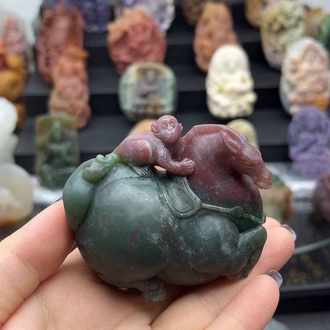 颈饰未镶嵌石英质玉