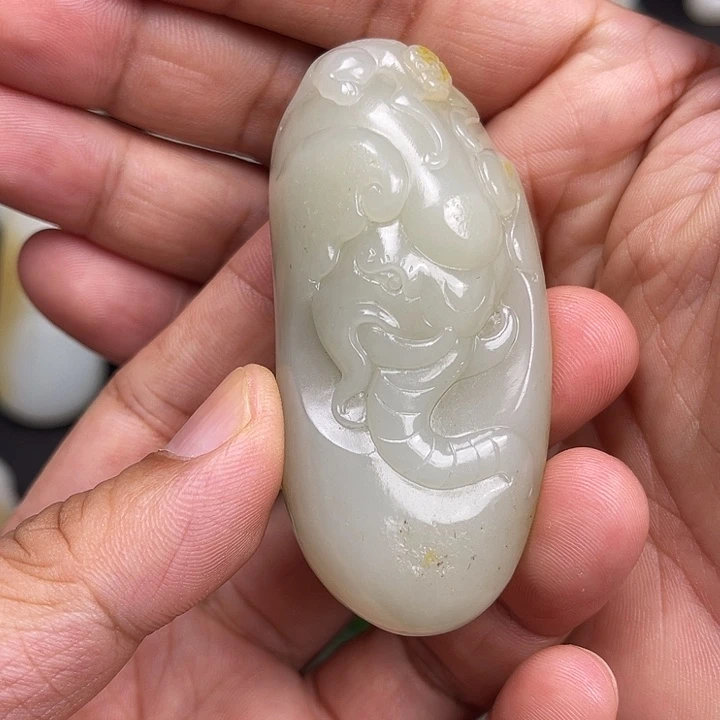 颈饰未镶嵌和田玉