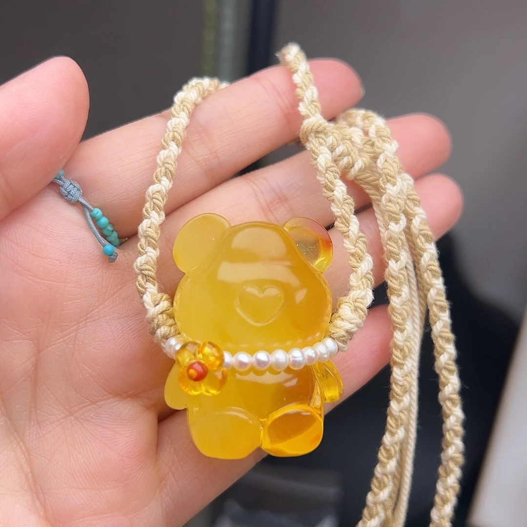 蜜蜡未镶嵌颈饰小熊