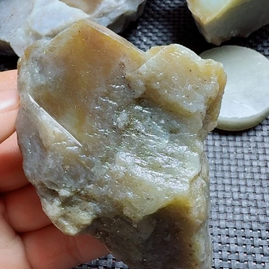和田玉（糖玉）未镶嵌珠宝半成品