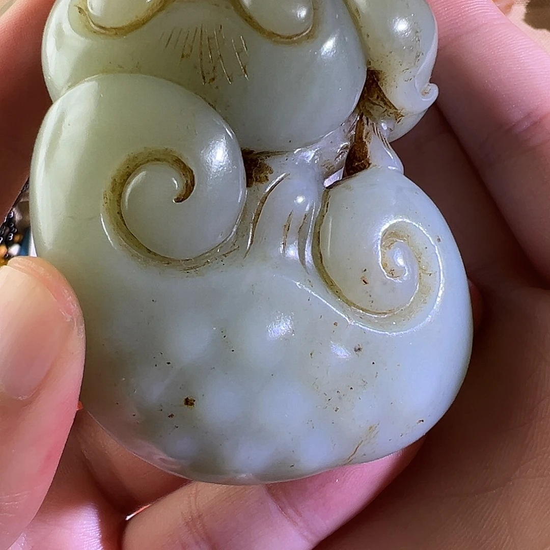 萬***行和田玉未镶嵌颈饰