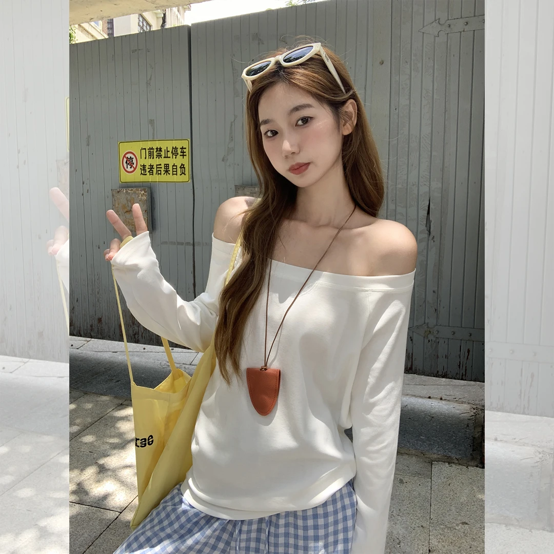 白色纯欲一字肩辣妹长袖T恤女早秋斜领宽松显瘦打底衫小上衣