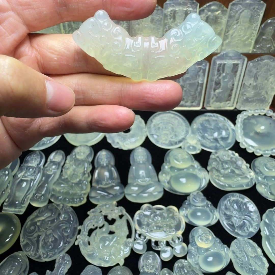 蛇纹石玉未镶嵌颈饰