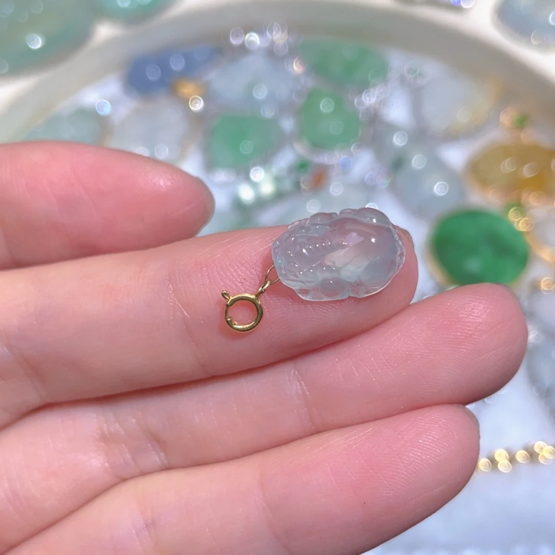 翡翠颈饰18K金镶嵌翡翠