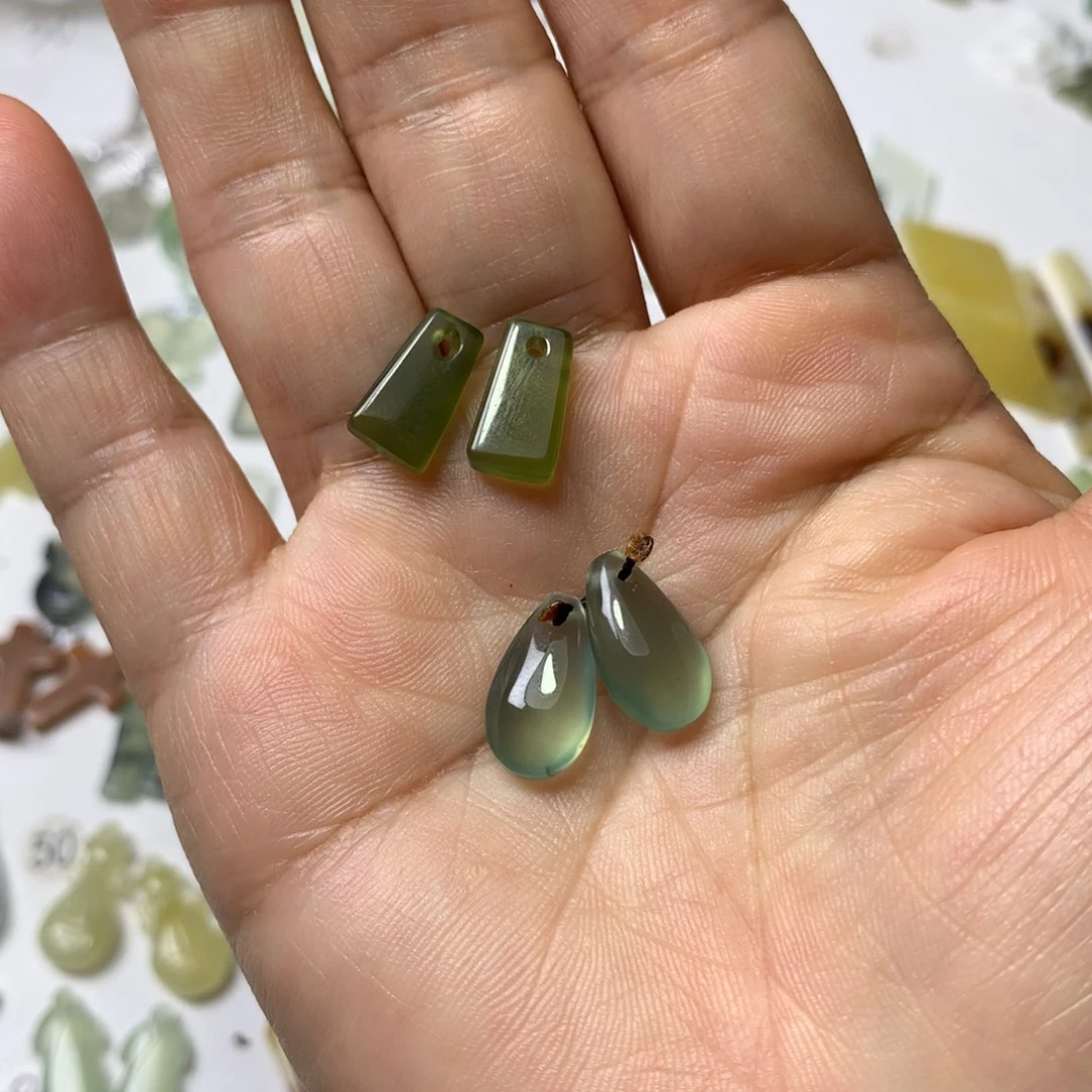 呜***叽蛇纹石玉未镶嵌耳环