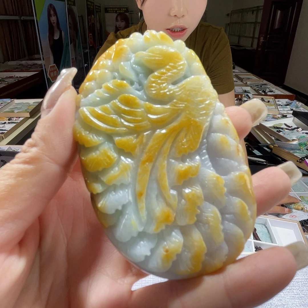 翡翠未镶嵌颈饰一