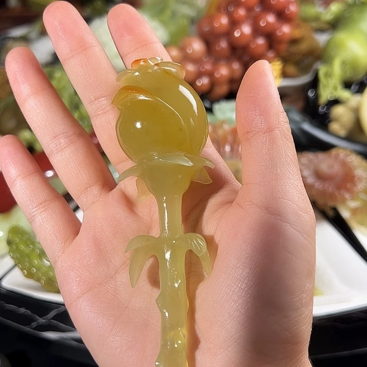 琬***儿未镶嵌蛇纹石玉珠宝奇石