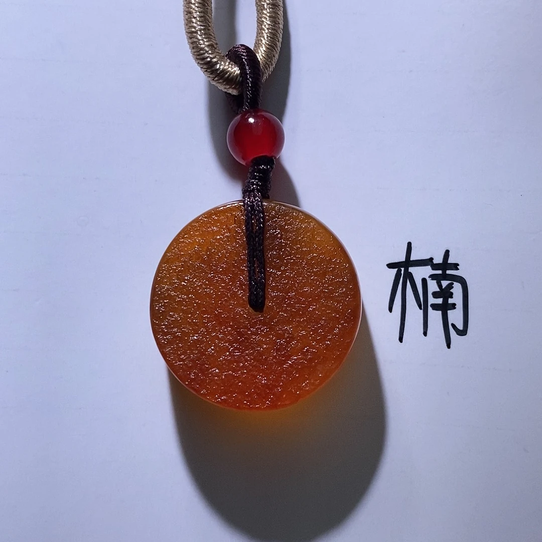 未镶嵌琥珀珠宝奇石