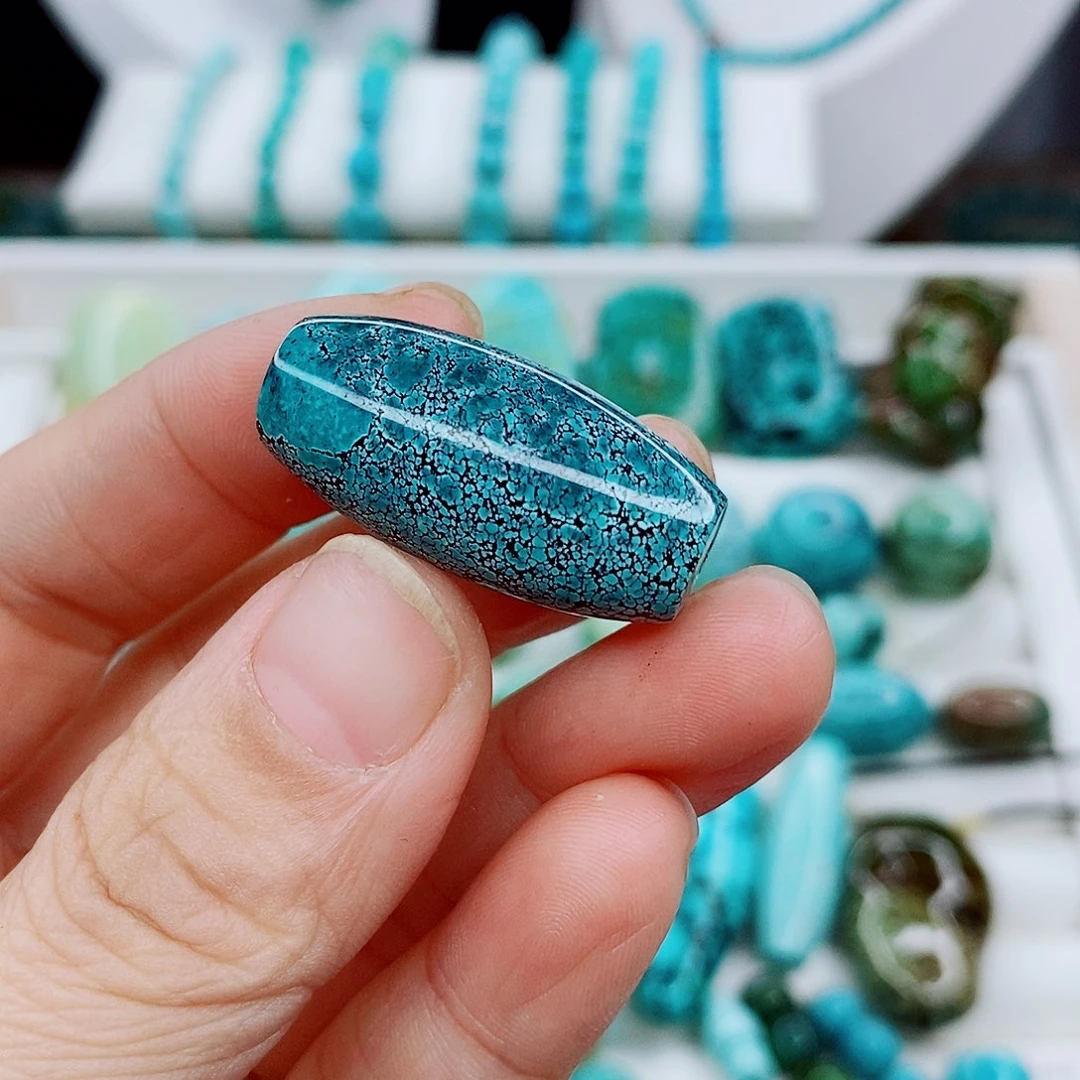 绿松石未镶嵌颈饰