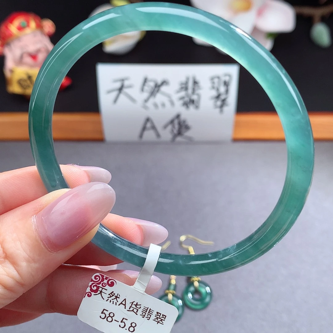 翡翠手镯（圆镯）未镶嵌