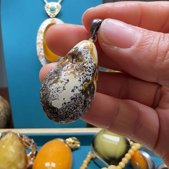 琥珀未镶嵌颈饰波兰设计款琥珀蜜蜡