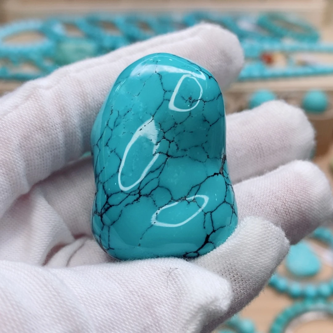 绿松石未镶嵌珠宝奇石