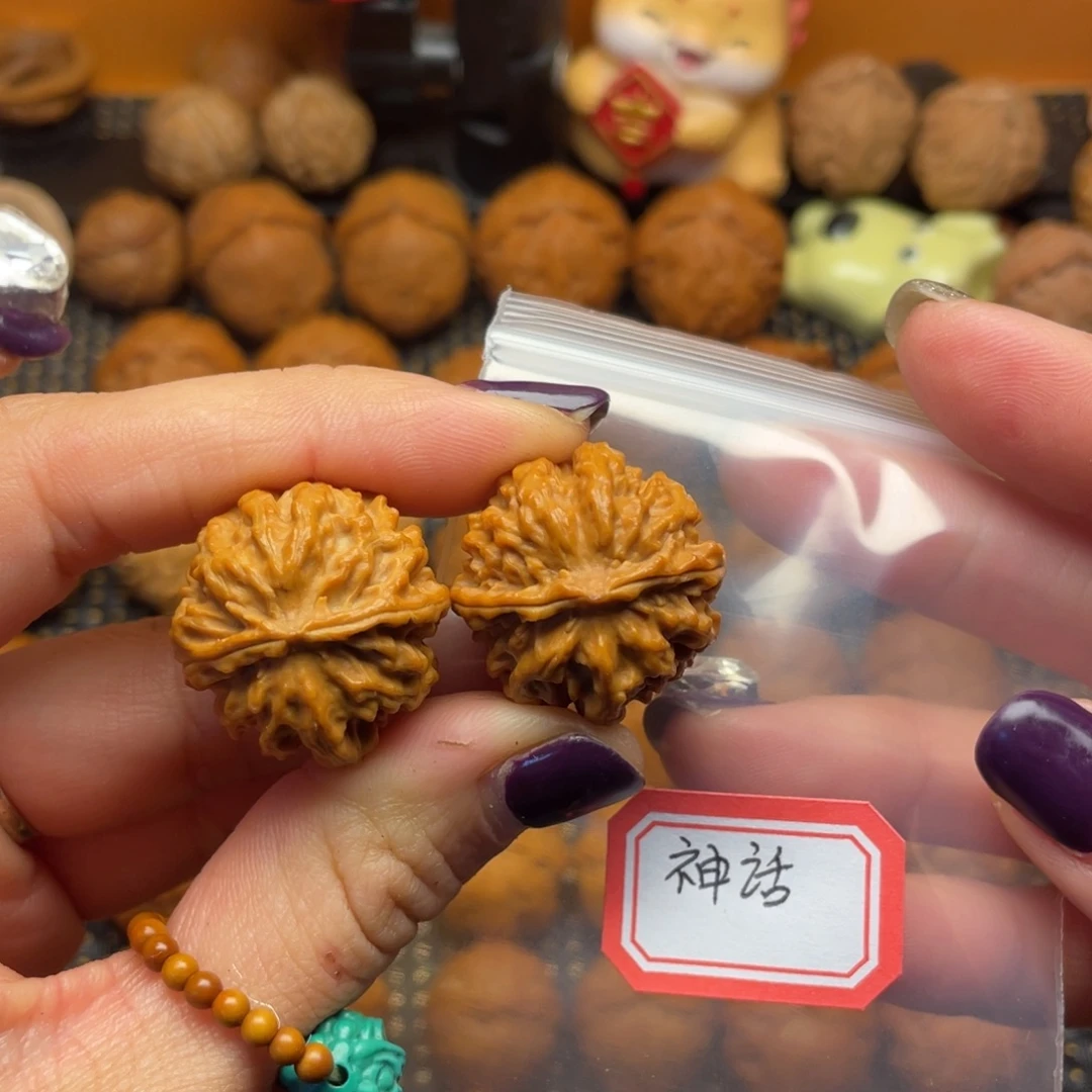 神***话吊坠文玩核桃26尺绣球