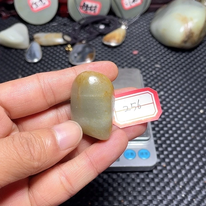 未镶嵌和田玉挂件256