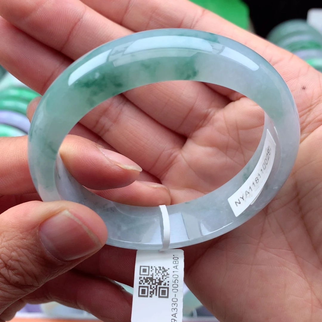 翡翠手镯未镶嵌缅甸翡翠