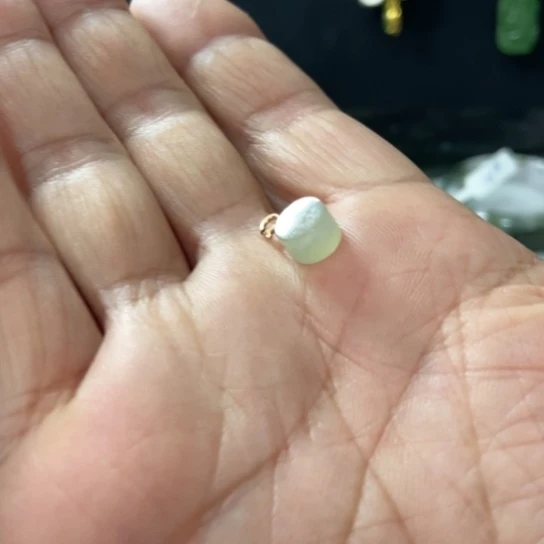 翡翠18K金镶嵌颈饰好看