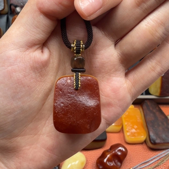 蜜蜡未镶嵌吊坠(赠链)