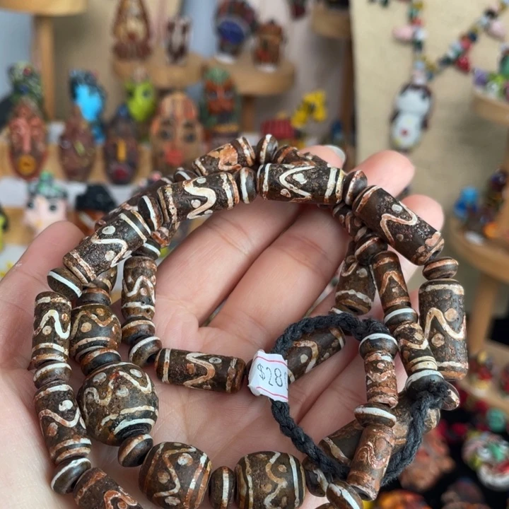 14 琉璃成品链子1条，可半