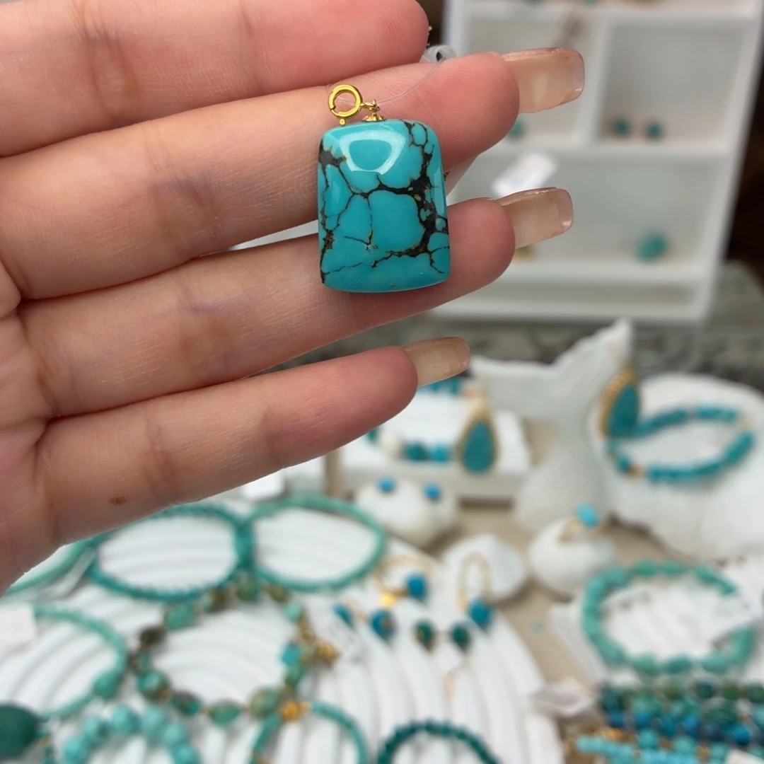 18K金镶嵌绿松石吊坠(不含链)