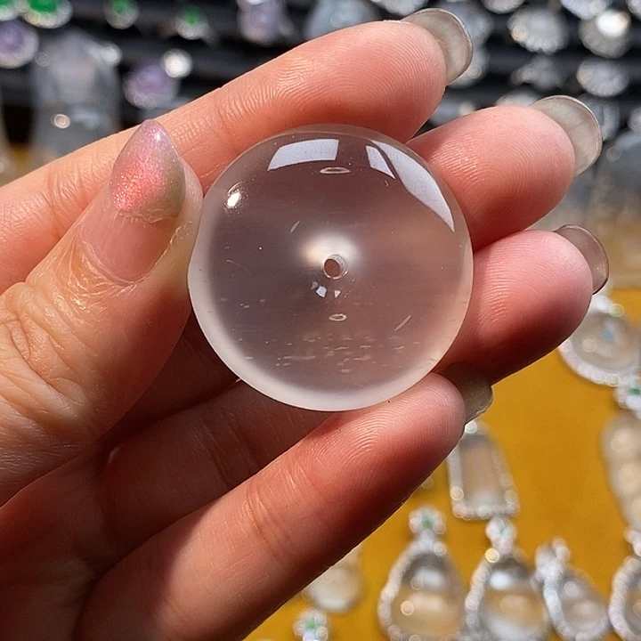 黄***宝石英质玉未镶嵌颈饰