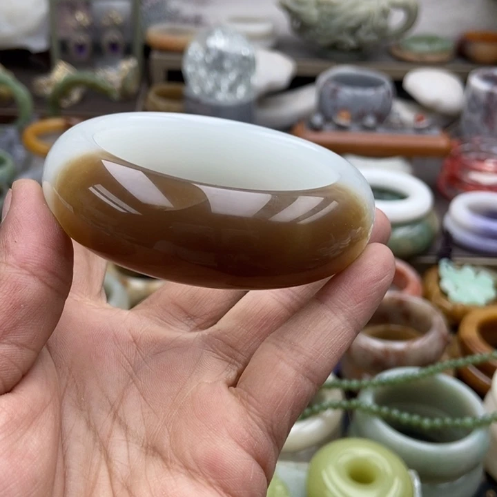 ฅ***ฅ石英岩玉未镶嵌手镯