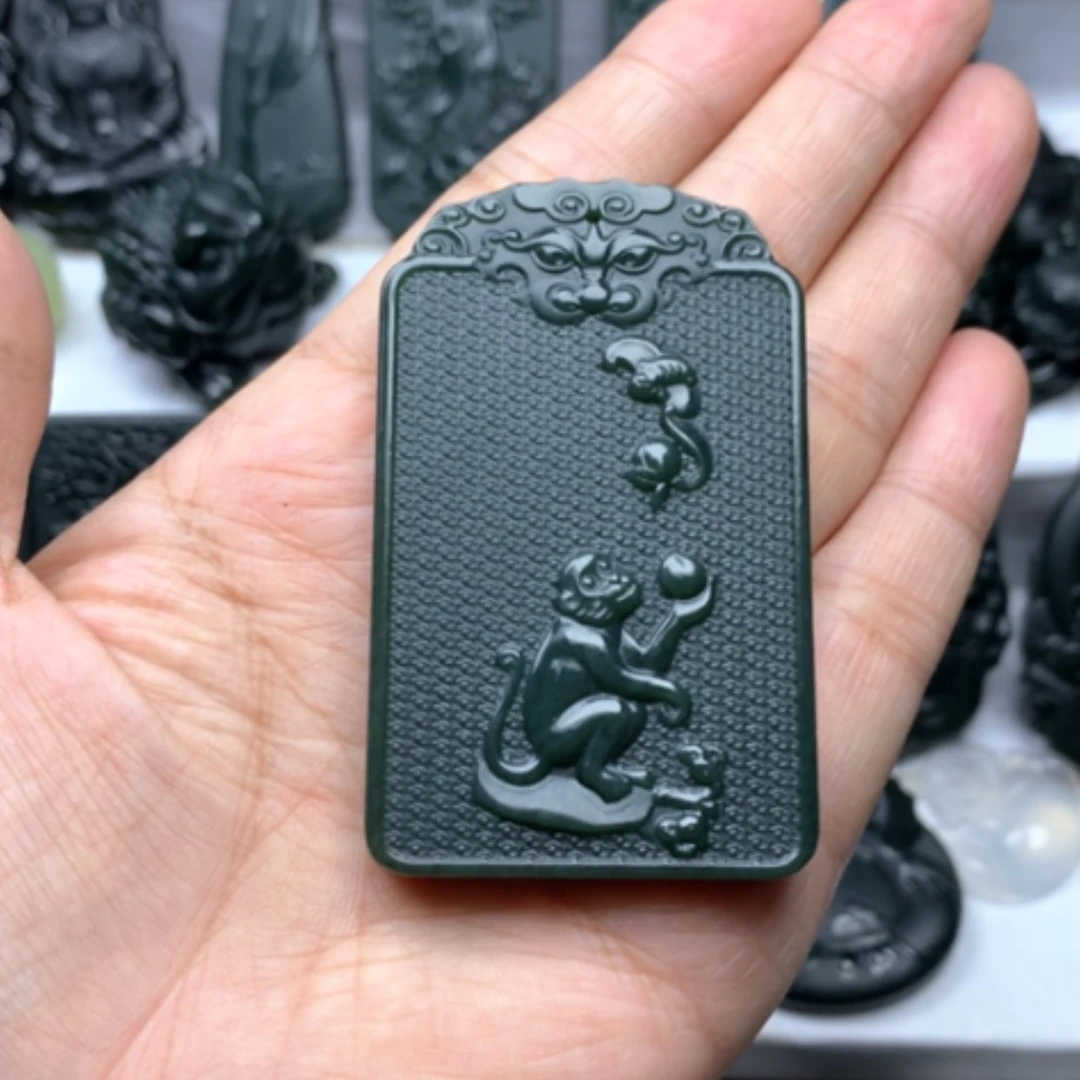 【闪购商品】颈饰未镶嵌和田玉（青玉）双面雕刻