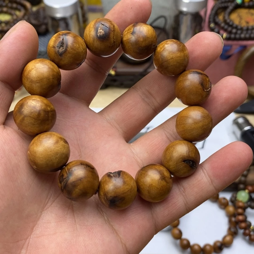 大叶紫檀（黑酸枝木类）