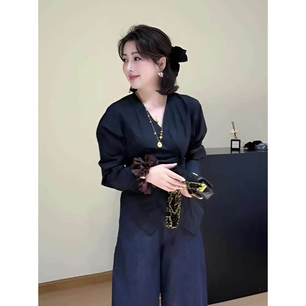 千金归来 黑色V领斜襟不规则衬衫女2设计感收腰气质别致上衣衬衣