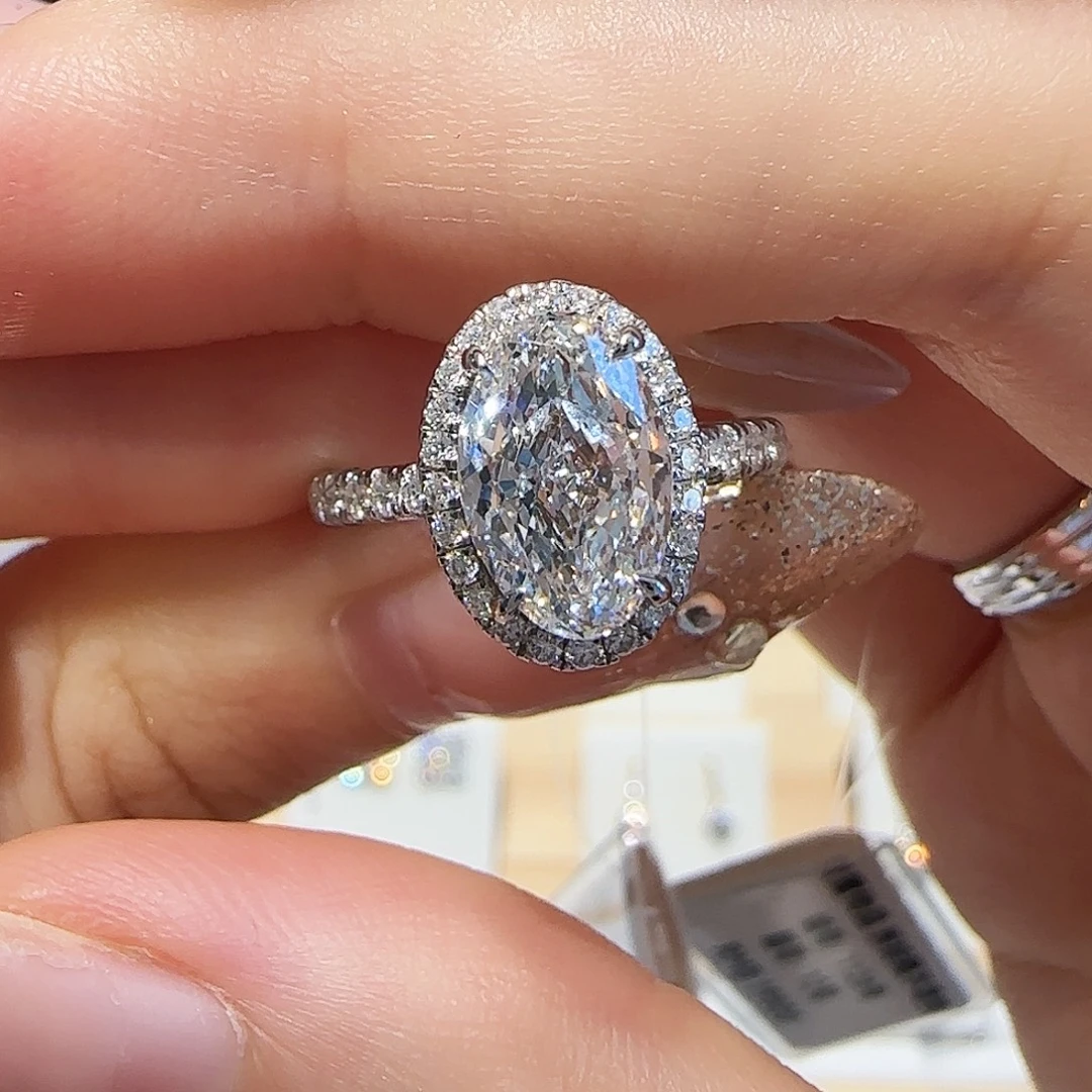 18K金镶嵌实验室培育钻石2卡椭圆围镶 11