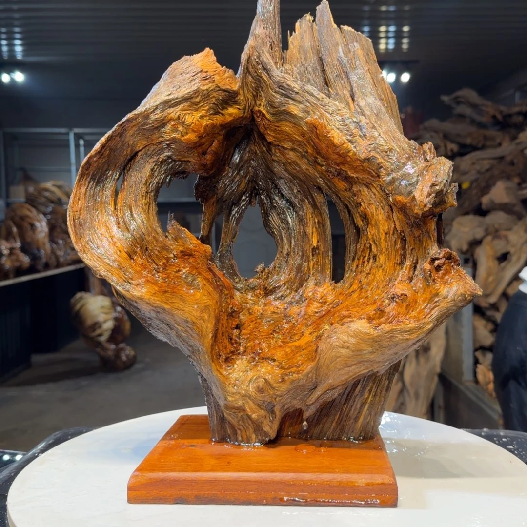 唐***芦木王一刀琥珀木摆件11