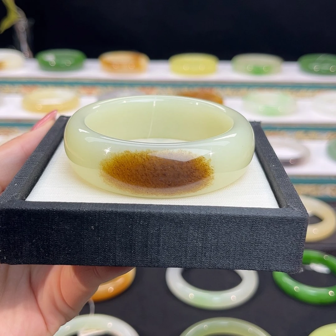 未镶嵌手镯和田玉暖油底轮胎糖