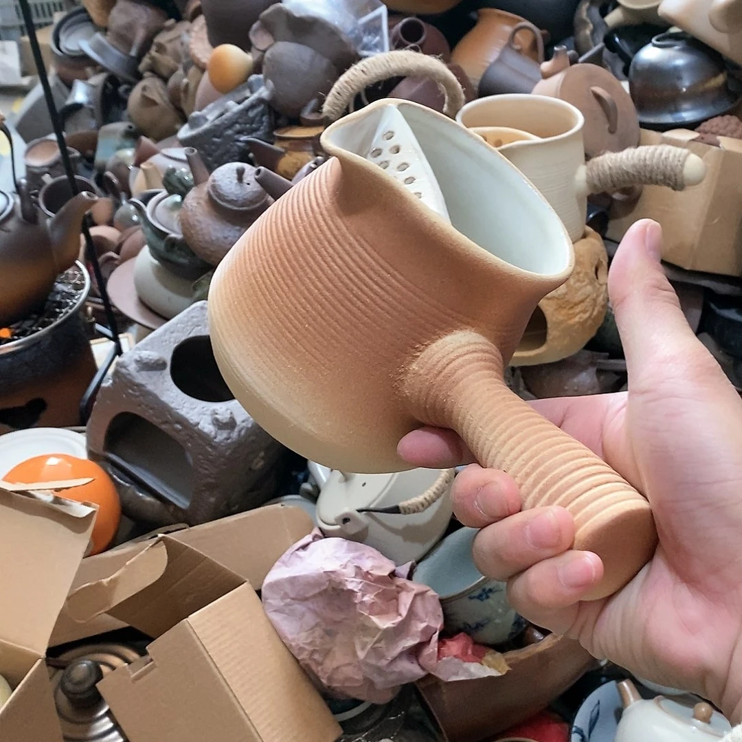 瓷片荷花的小秘密是否还有一个月之内要到