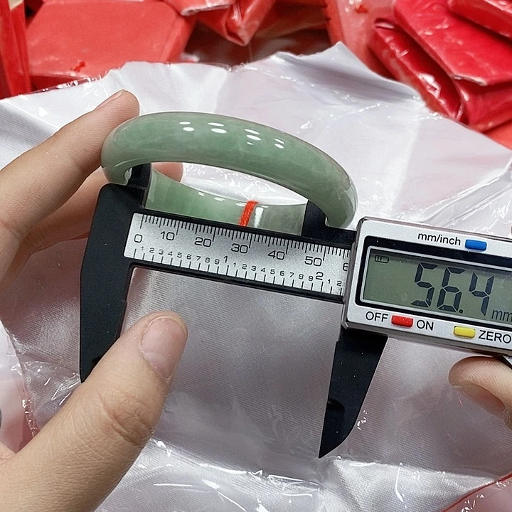 翡翠手镯未镶嵌208