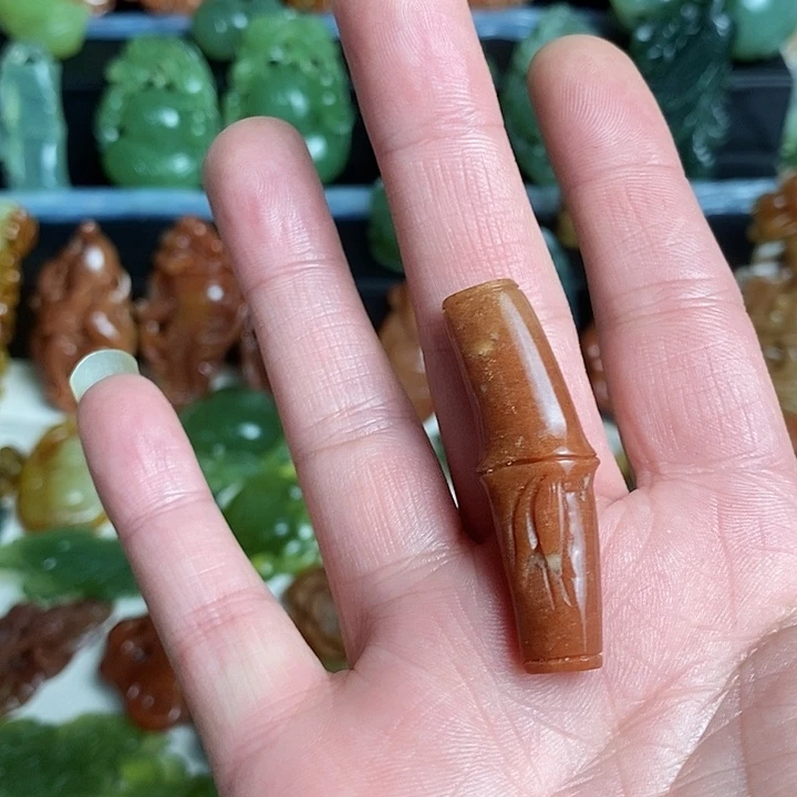 未镶嵌蛇纹石玉颈饰