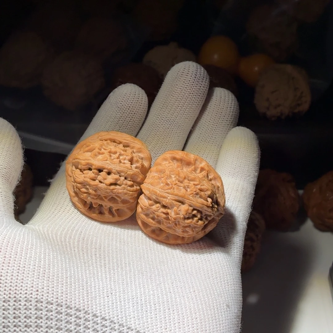 *****文玩核桃吊坠白狮子